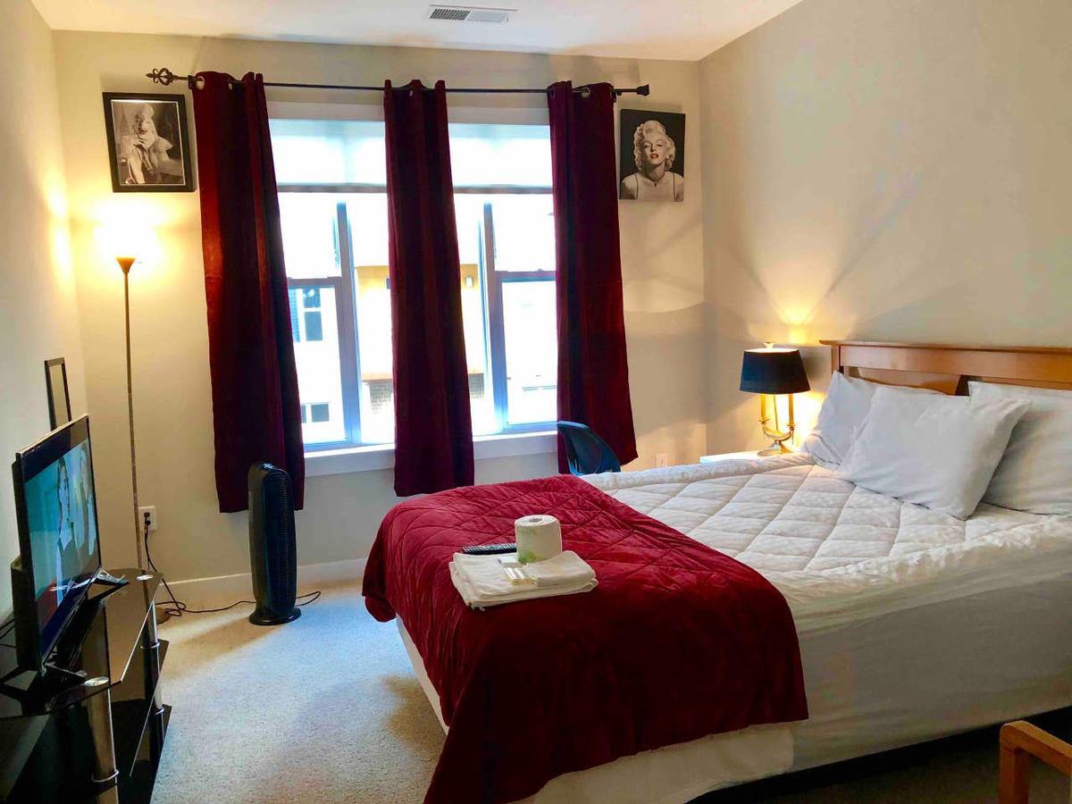 SPARKLING CLEAN PRIVATE BED&BATH NEAR IAD AIRPORT - thumb 0