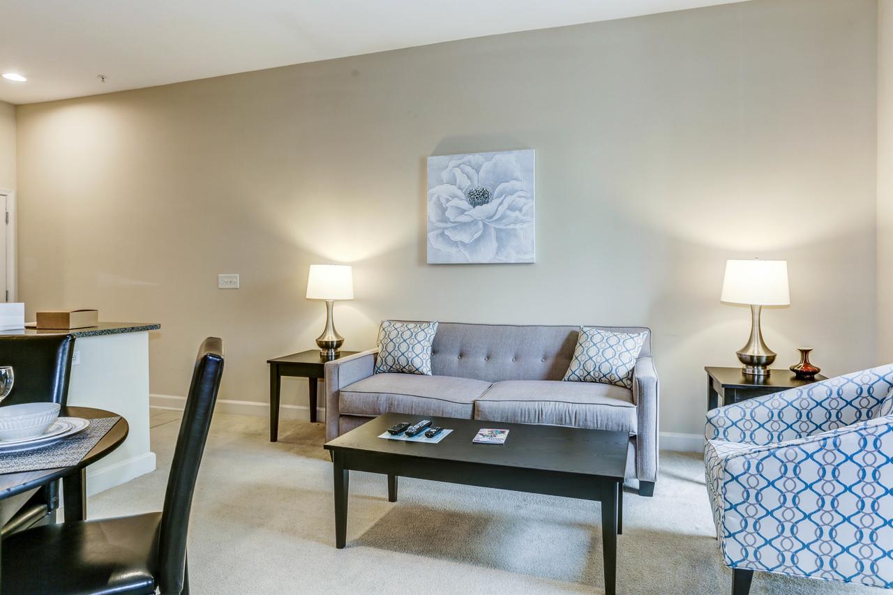 Dulles Station Apartments - thumb 8