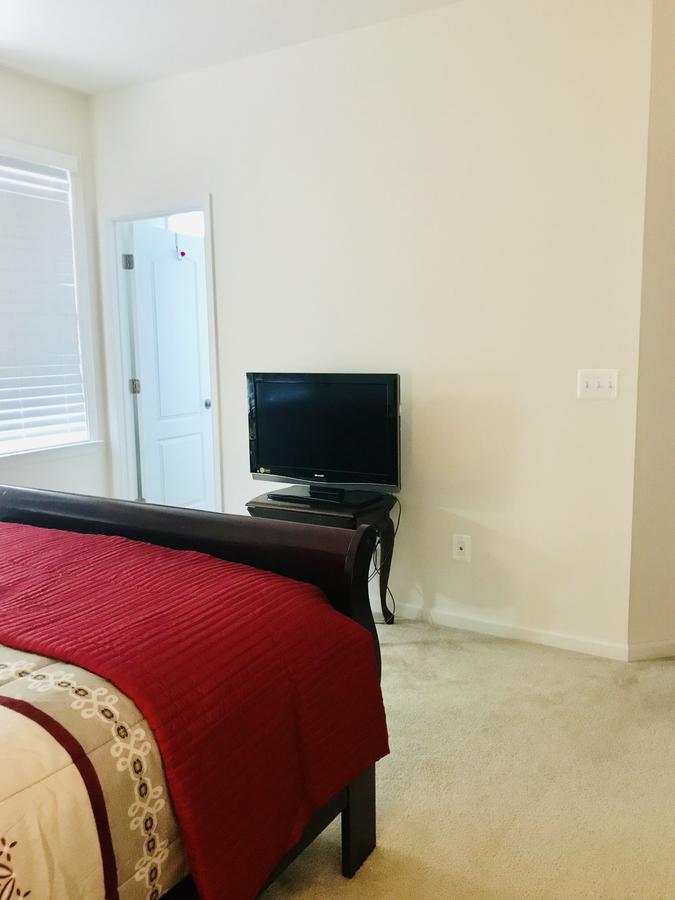 Couple's Romantic Getaway - thumb 3