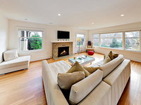 346 West Kinnear Place Home Accommodation Deal