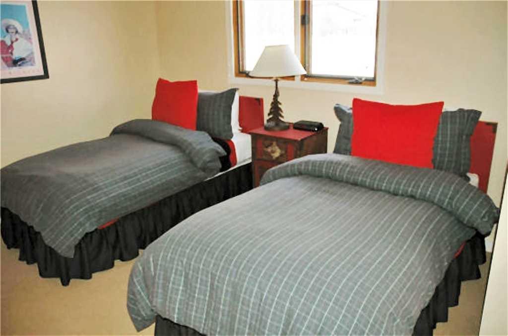 Lupine 1911 Condo - thumb 8