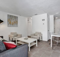 1 Beautiful 2BR1Bath  FREE PARKING  Outdoor living room - Accommodation Deal