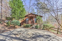 Bearies and Cherries Cabin 6 Mi to Pigeon Forge Accommodation Deal