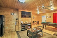 'Hidden Hideaway' - Cabin with Hot Tub  Pool Table Accommodation Deal