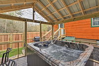 'Just Fur Relaxin' Sevierville Cabin with Hot Tub Accommodation Deal