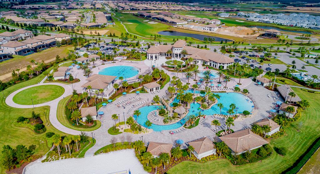 (AV8981) Champions Gate Home 5/4 Private Pool & Free Waterpark - thumb 1
