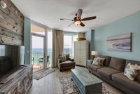 1110 - 1B/2 Bath With Bonus Room - Totally Renovated April 2018 Accommodation Deal