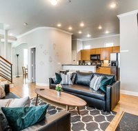 2 Unit Grand Oak Lawn house Perfect for Groups - Accommodation Deal