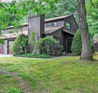 2BR Malta Townhome Near Saratoga Race Course - Accommodation Deal