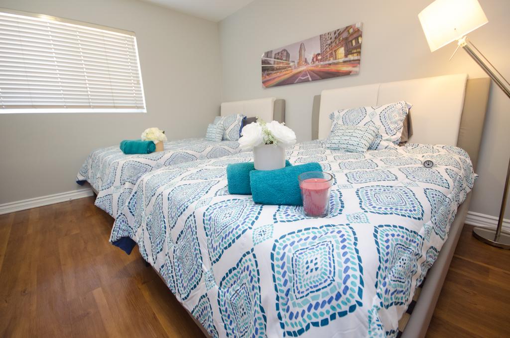 2Br- 4Bed Suite Apt Hollywood Sign View Free Parking - thumb 0