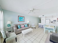 427 East Beach Blvd Condo 464 Accommodation Deal