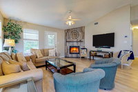 5 Bed 2 Bath Vacation home in Destin Accommodation Deal