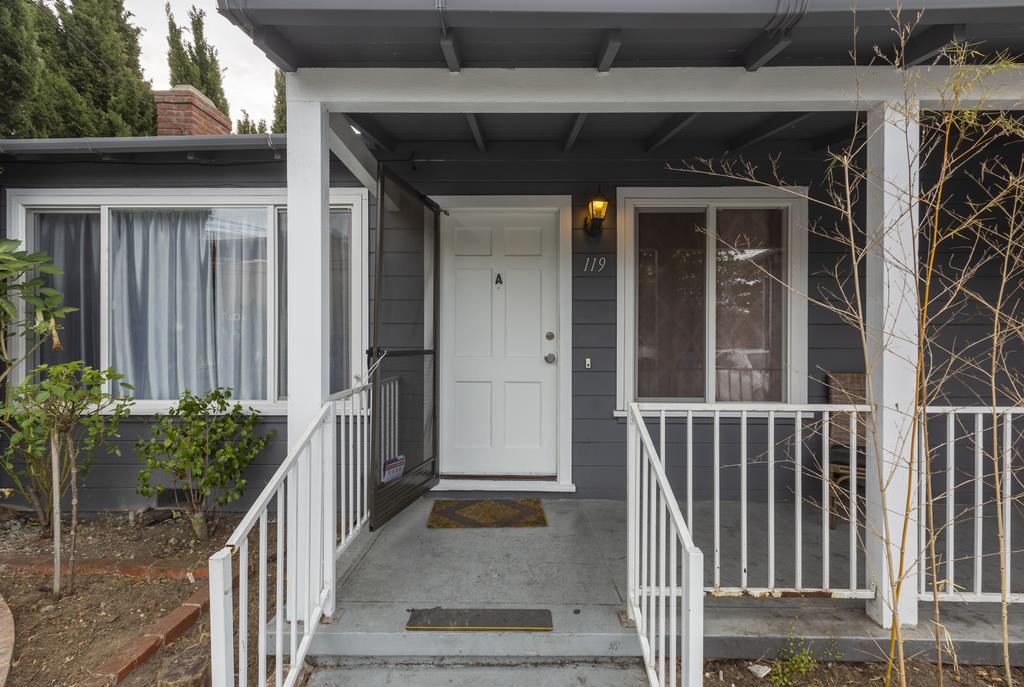 @ Marbella Lane 3BR House In Downtown Redwood City - thumb 1