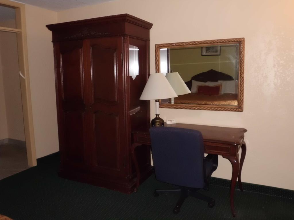 America's Best Inn & Suites-Lakeland - thumb 3