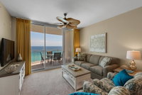 AQUA 1106 w/Bunk room Free beach chairs Free WiFi Beachfront Accommodation Deal