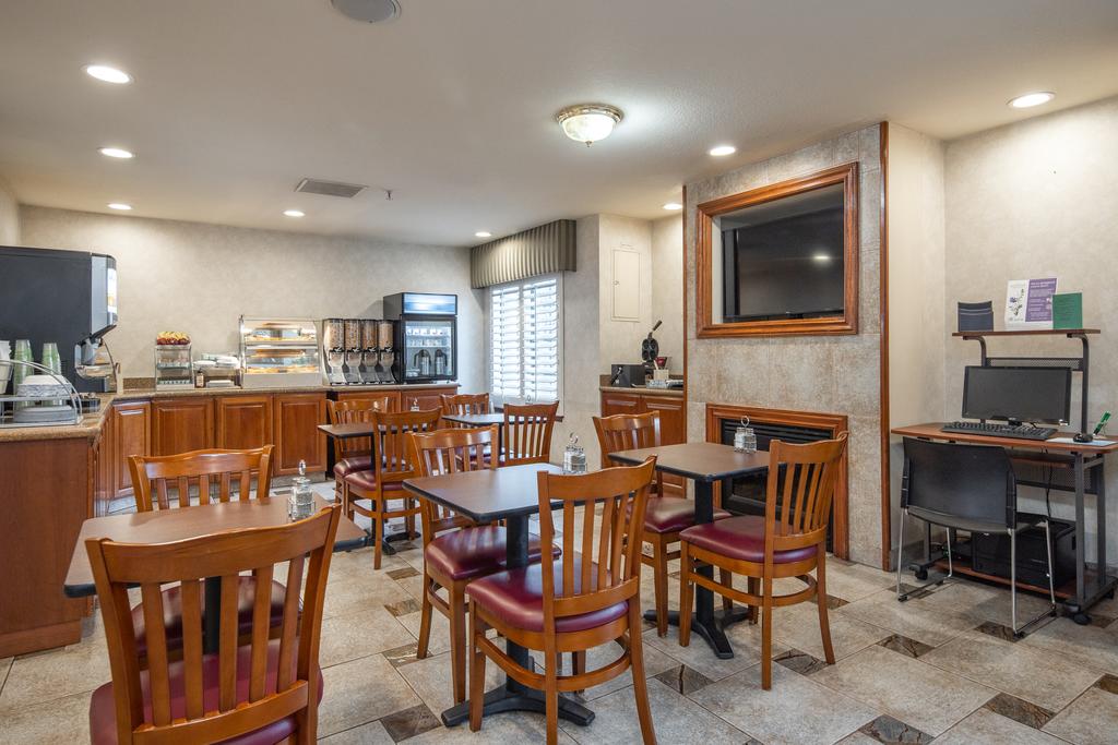 Atherton Park Inn And Suites - thumb 3