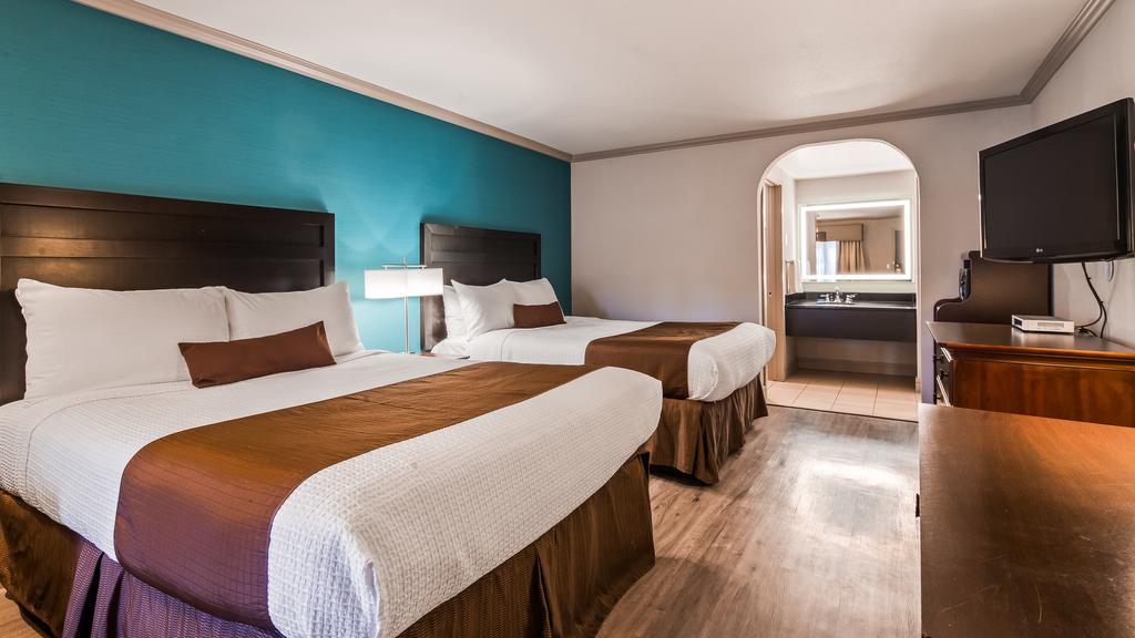 Best Western Plus Executive Suites - thumb 1