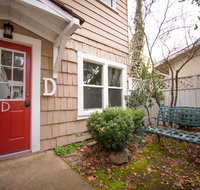 Bullion Street COTTAGES. 1/2 BLOCK WALK TO ALL D - Accommodation Deal