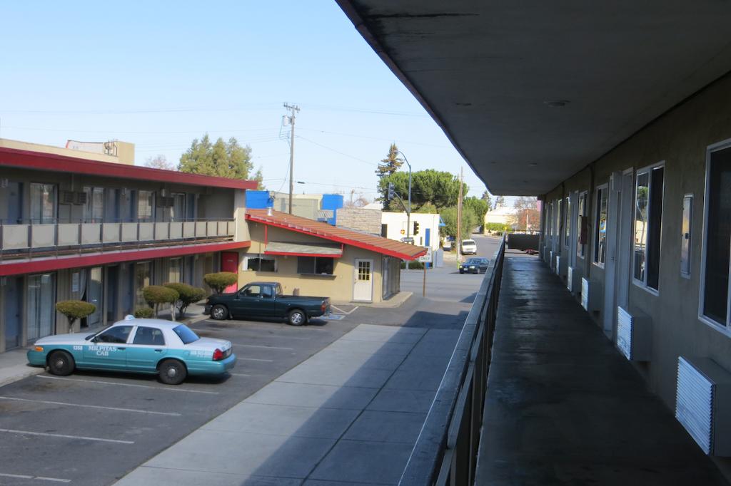 Capri Motel - thumb 1