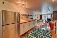 Central Anchorage Condo Walk to Town and Coast Accommodation Deal