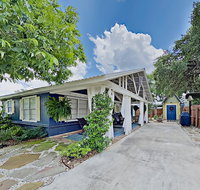 Charming Cottage w/ Chic Decor -- Walk to Downtown home - Accommodation Deal
