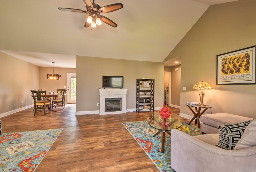 Dahlonega Home With Yard Near Hiking And Downtown - thumb 3