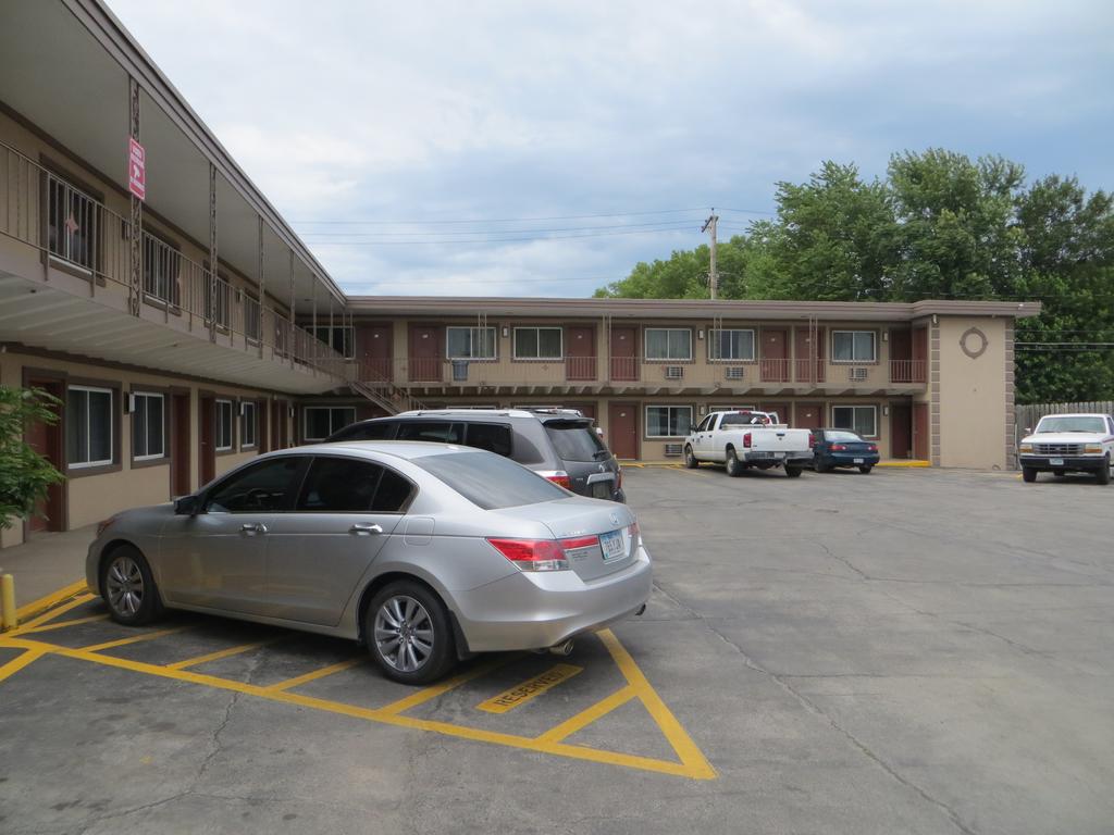 Deluxe Inn/Extended Stay - Council Bluffs - thumb 3