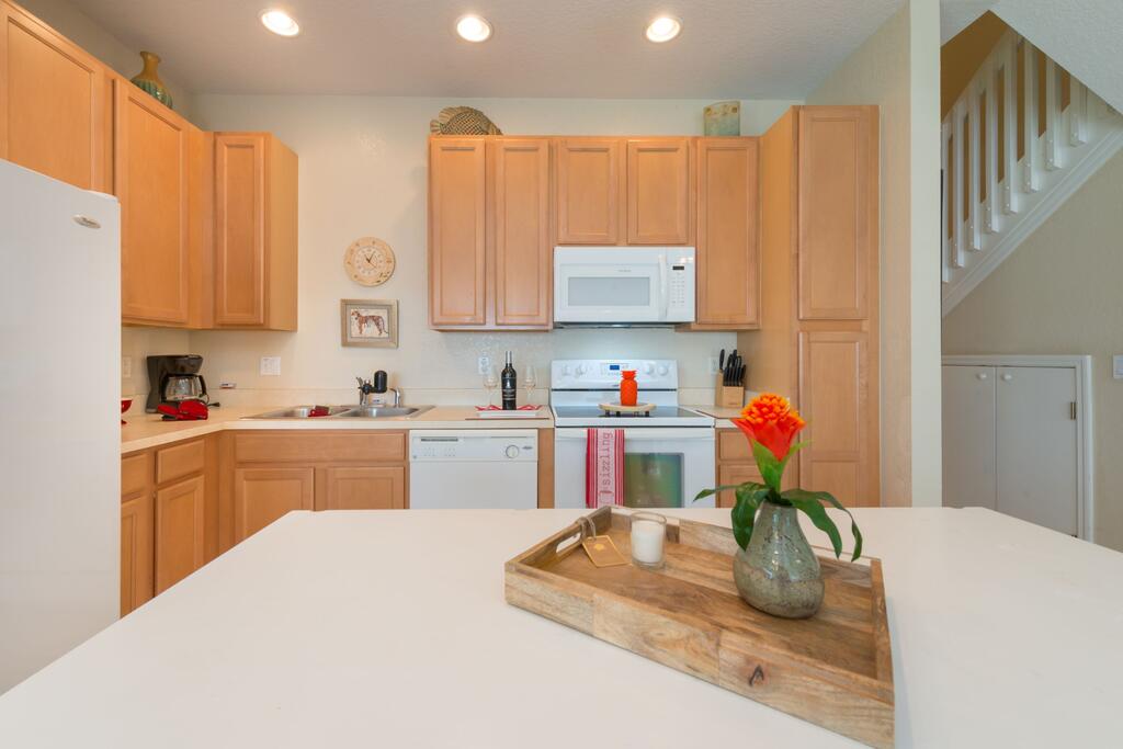 Family Resort - 3BR Home Near Disney - Private Hot Tub! - thumb 3