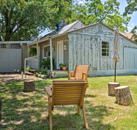 Farmhouse on Pecan Orchard 40 Mi to Austin - Accommodation Deal