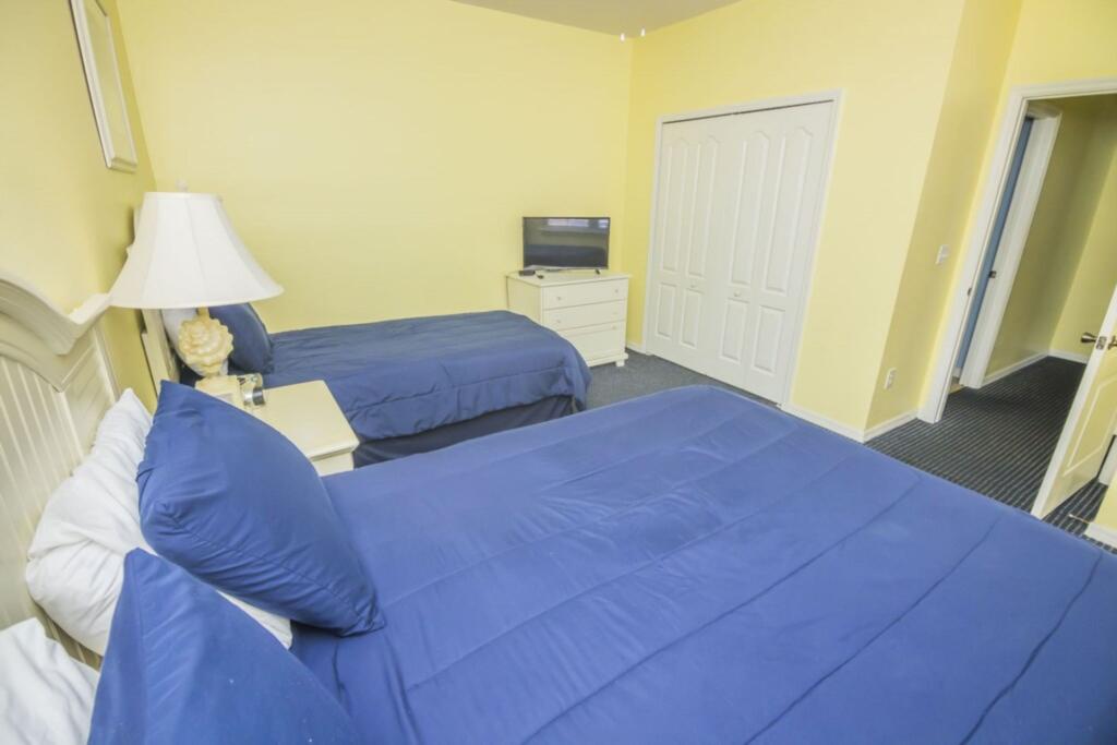 Fashionable Runaway Beach Condo By IPG Florida - thumb 2