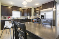 Fast Wifi 8mi to Tinley Park Convention CTR 4KTVs Free parking Sleeps 10 Accommodation Deal