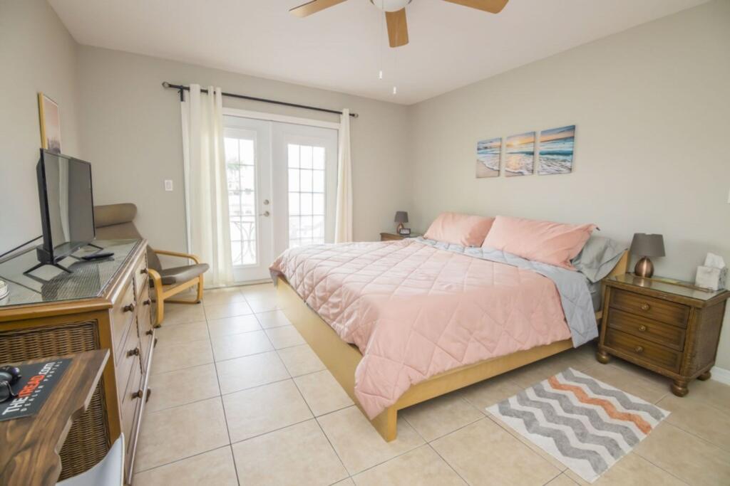 Glorious Sweetwater Club Condo By IPG Florida - thumb 3