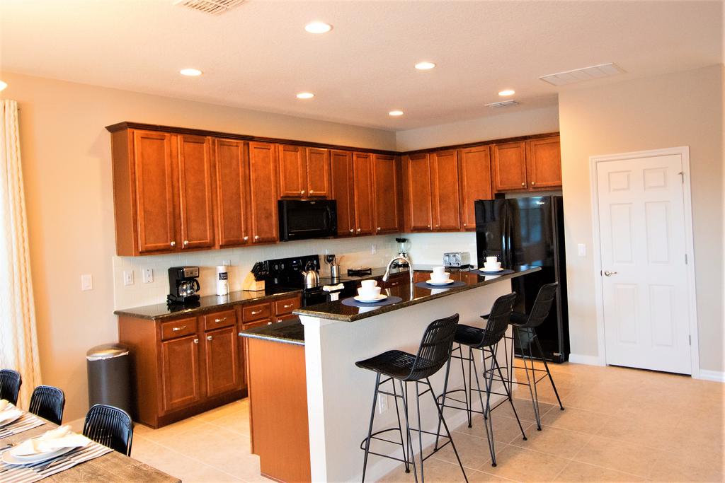 Golden Palms Resort 8 Bedroom Vacation Home With Pool 1754 - thumb 3