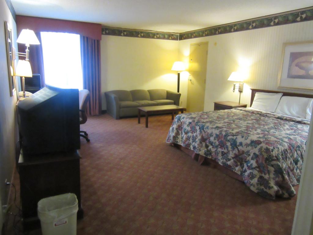 Governor's Inn & Suites - thumb 2