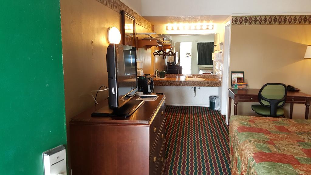 Green Gables Inn - thumb 0