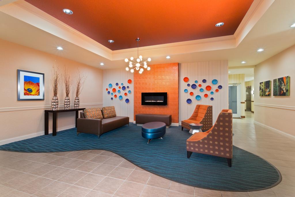Holiday Inn Express & Suites Lakeland - thumb 3