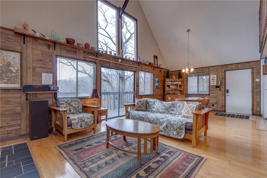 Honey Bee Cottage, 3 Bedroom, Pool Access, Grill, Fireplace, WiFi, Sleeps 8 - thumb 3