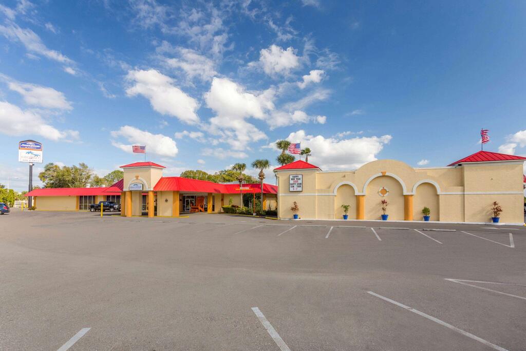 Howard Johnson By Wyndham Lakeland - thumb 0