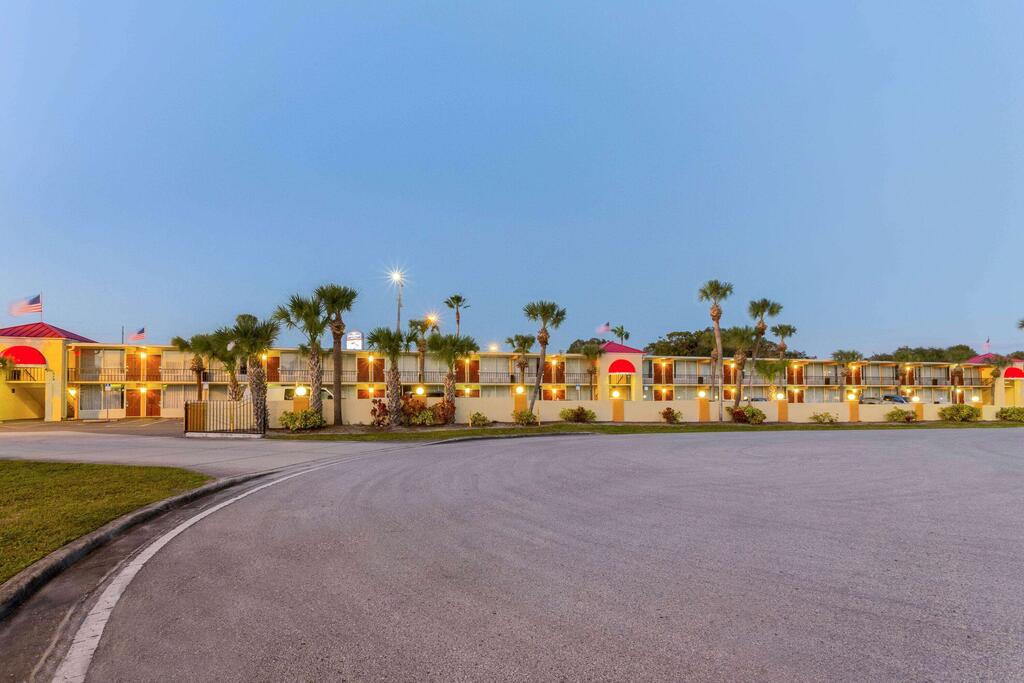 Howard Johnson By Wyndham Lakeland - thumb 3