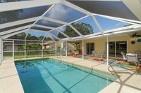 Huge Pool Roomy Close to Beaches Shops Restaurants Accommodation Deal