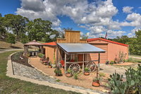 Kerrville Studio - Mins to River  Wineries Accommodation Deal