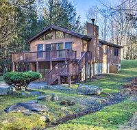 Kid-Friendly Lake Ariel Cabin with Resort Amenities! - Accommodation Deal