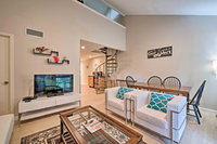 Lake Conroe Condo - Experience Walden Golf Club Accommodation Deal