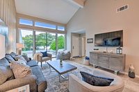 Lakefront Montgomery Condo with Country Club Access Accommodation Deal