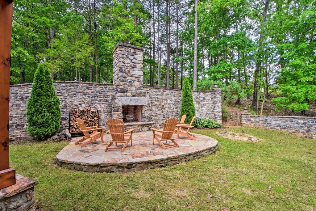Large Dahlonega Home, Ideal For Family Gatherings! - thumb 1