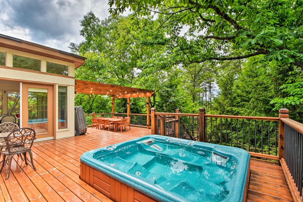 Large Dahlonega Home, Ideal For Family Gatherings! - thumb 2