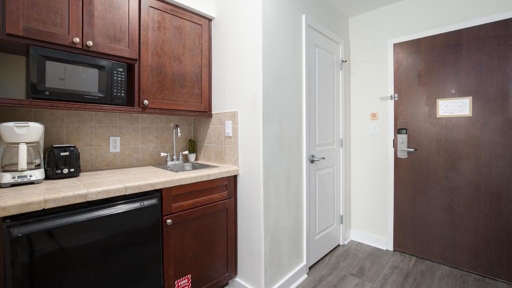 Luau II 6934 - Flr9 - Studio 1BA - (3) - thumb 2