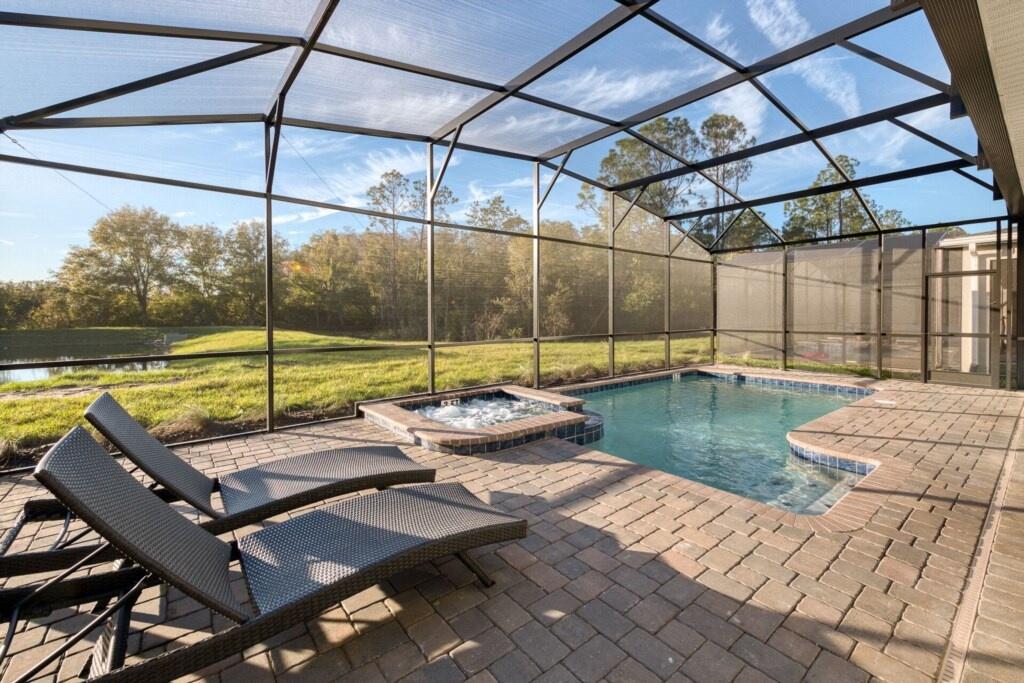 Mickey's Storey Book Pool Home! Come Inside! Home - thumb 1