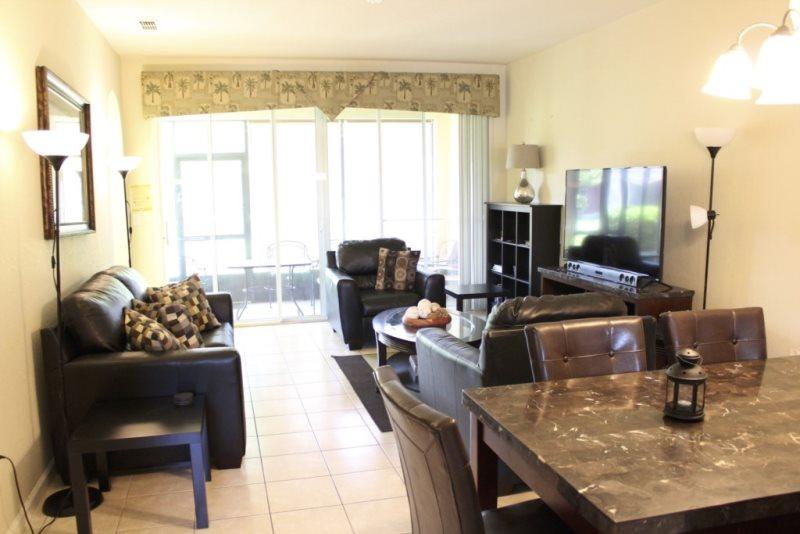 Modern 3 Bedroom 3 Bath Town Home In Trafalgar Village Resort - thumb 3