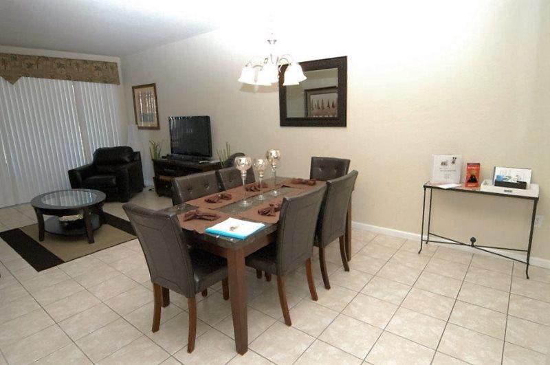 Modern 3 Bedroom 3 Bath Town Home In Trafalgar Village Resort - thumb 2